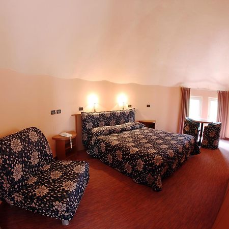 Etoile Du Nord Hotell Sarre Eksteriør bilde
