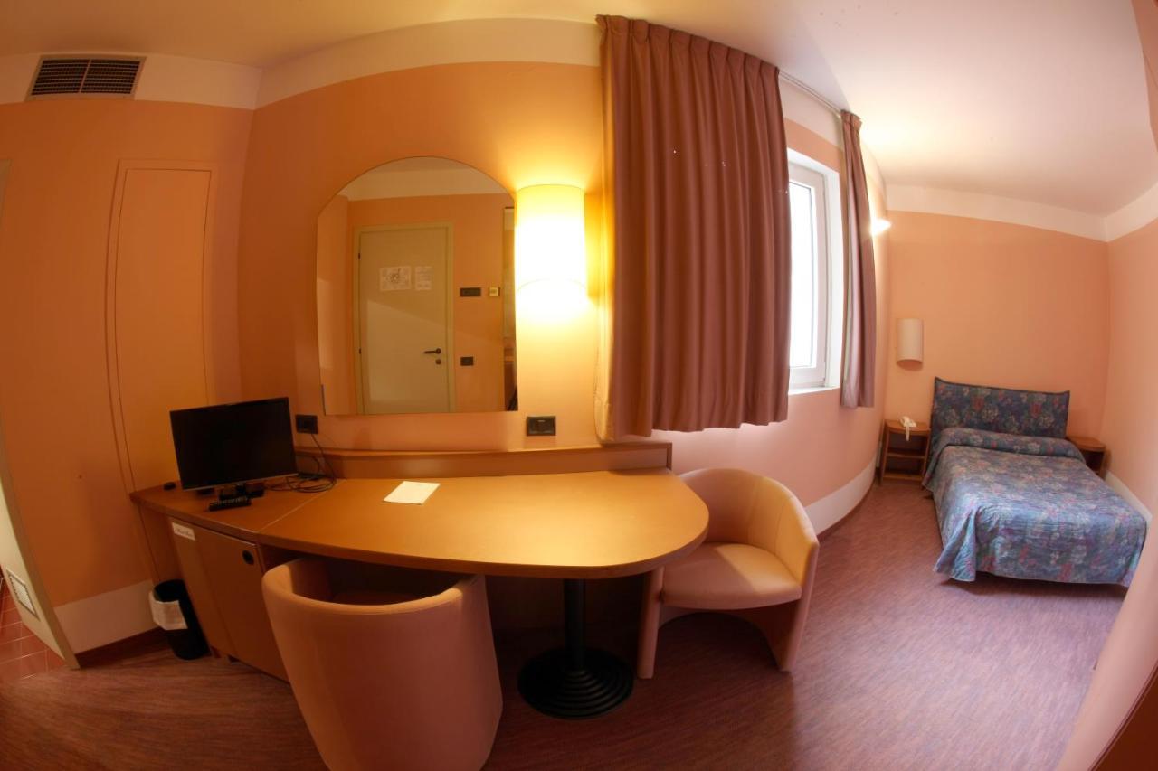 Etoile Du Nord Hotell Sarre Eksteriør bilde